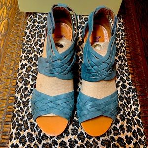 Indigo sandals by Clark’s